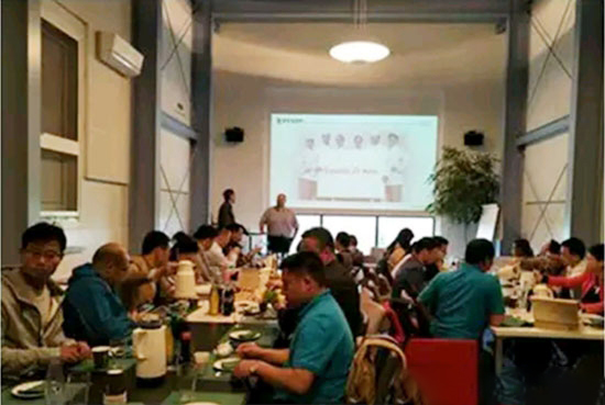 天源飼料領導赴丹麥培訓