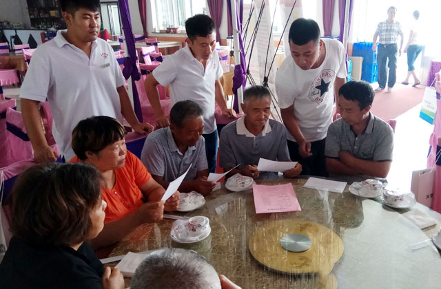 客戶現場填寫訂貨單 搶購天源産品