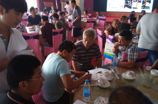 客戶現場填寫訂貨單 搶購天源産品