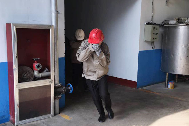 員工進行安全疏散演練