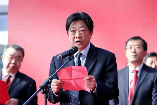 山東省畜牧獸醫局黨組書記、局長唐建俊發表開幕緻詞