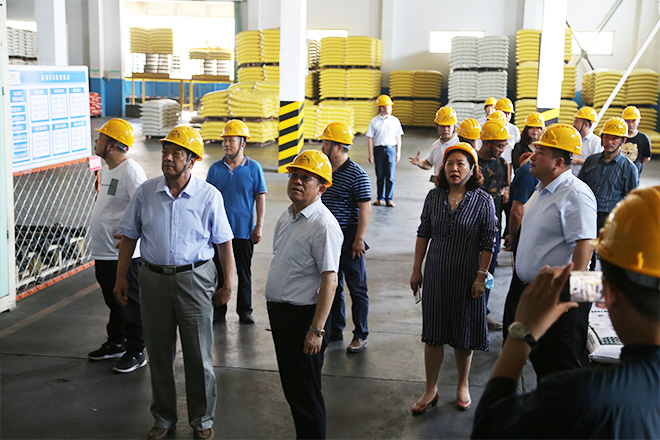 市政協委員調研團參觀調研天源飼料